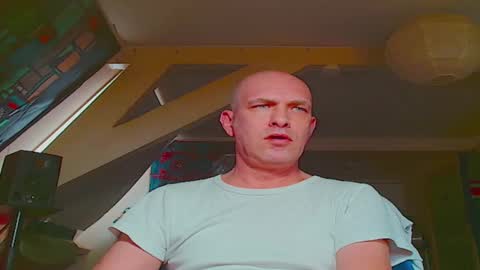 maxhardcore77 online show from 12, 4, 2026