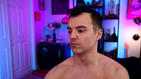 Snapshot of maxhughes chatting on 11, 11, 2025 Max Hughes online show from 11, 11, 2025