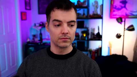 Snapshot of maxhughes chatting on 12, 11, 2025 Max Hughes online show from 12, 11, 2025