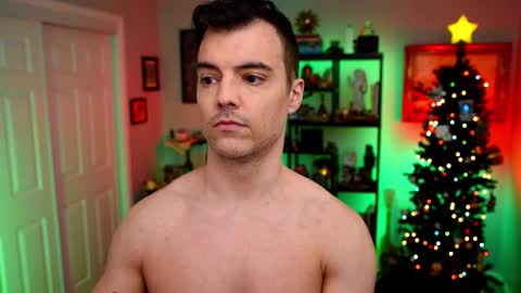 Snapshot of maxhughes chatting on 20, 12, 2025 Max Hughes online show from 20, 12, 2025