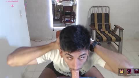 Snapshot of maxi_dick33 chatting on 15, 12, 2025 maxi dick online show from 15, 12, 2025