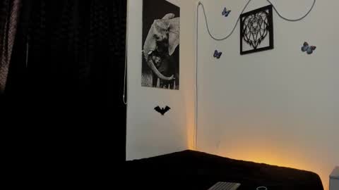 Snapshot of maxi_styles chatting on 31, 1, 2025 Alex online show from 31, 1, 2025