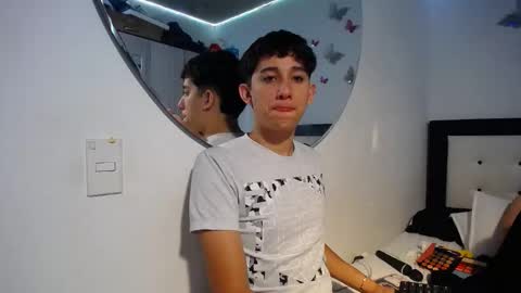 -- maximo and isa -- online show from 8, 11, 2025