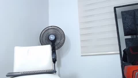 Maximo Sebastian online show from 2, 12, 2024