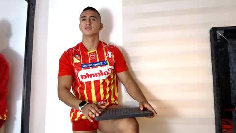 Maximo Sebastian online show from 9, 5, 2026
