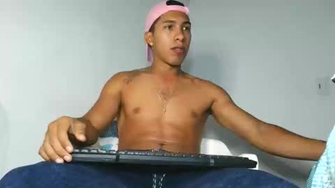 Snapshot of maximo_vega_new chatting on 19, 12, 2025 Maximo Aron Vega online show from 19, 12, 2025