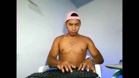 Snapshot of maximo_vega_new chatting on 20, 12, 2025 Maximo Aron Vega online show from 20, 12, 2025