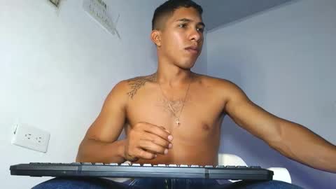 Snapshot of maximo_vega_new chatting on 12, 2, 2026 Maximo Aron Vega online show from 12, 2, 2026