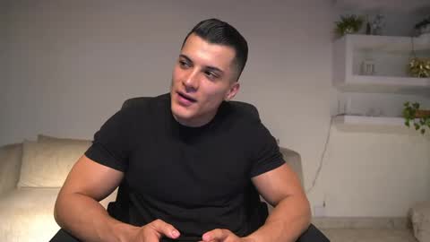 Snapshot of maximohoot chatting on 7, 6, 2026 Sebastian online show from 7, 6, 2026