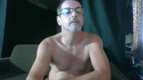 Snapshot of maximus_oreally chatting on 12, 3, 2025 Max online show from 12, 3, 2025