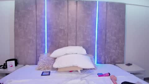 Snapshot of maxirogers chatting on 11, 2, 2025 Maxi Rogers online show from 11, 2, 2025