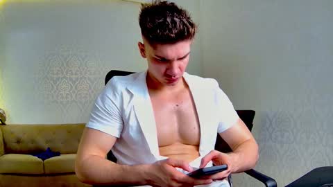 MaxKaiden online show from 6, 3, 2026