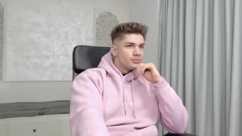 MaxKaiden online show from 3, 4, 2026