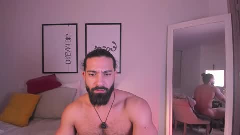 Snapshot of maxstrong01 chatting on 19, 1, 2026 Max online show from 19, 1, 2026