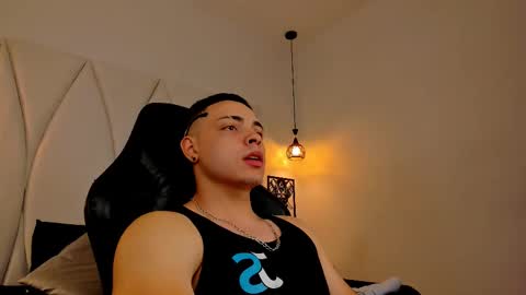Snapshot of maxwell_dupont chatting on 4, 2, 2025 MAX online show from 4, 2, 2025