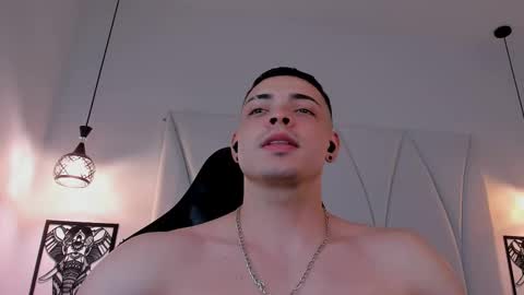 Snapshot of maxwell_dupont chatting on 21, 2, 2025 MAX online show from 21, 2, 2025