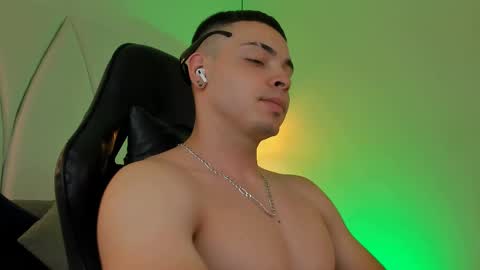 Snapshot of maxwell_dupont chatting on 6, 3, 2025 MAX online show from 6, 3, 2025