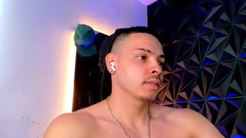 Snapshot of maxwell_dupont chatting on 20, 10, 2025 MAX online show from 20, 10, 2025