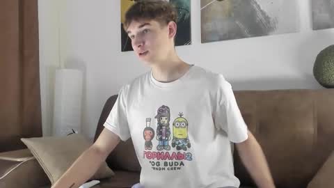 Snapshot of maxwellchik chatting on 19, 9, 2025 maxwellchik online show from 19, 9, 2025