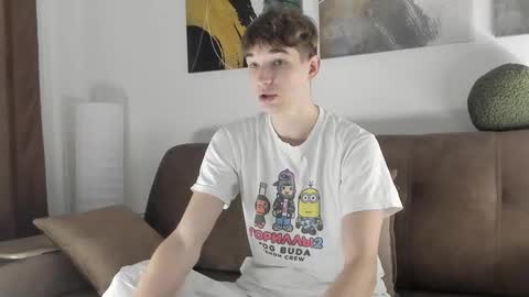 Snapshot of maxwellchik chatting on 24, 9, 2025 maxwellchik online show from 24, 9, 2025