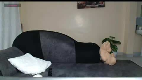 Snapshot of maxxinepetite chatting on 5, 7, 2026 maxxinepetite online show from 5, 7, 2026