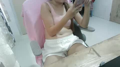 Snapshot of may171822 chatting on 4, 10, 2025 may online show from 4, 10, 2025