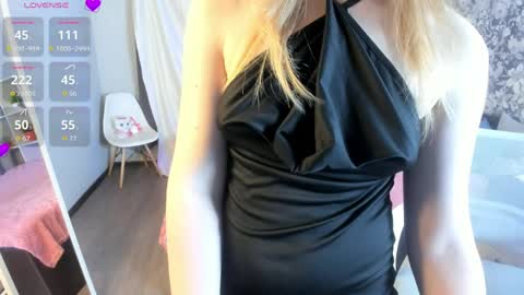 Snapshot of may_want chatting on 5, 6, 2026 Leila online show from 5, 6, 2026