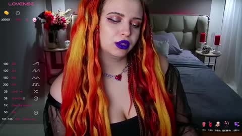 Maya Mils online show from 3, 2, 2025