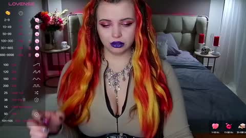 Maya Mils online show from 4, 2, 2025