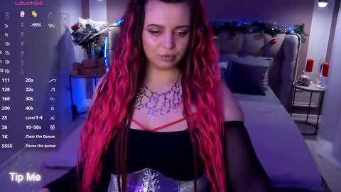 Maya Mils online show from 22, 12, 2025