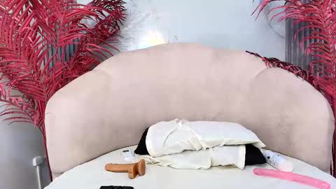 M A Y A  B A K E R online show from 21, 10, 2025