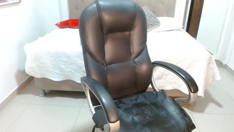 Snapshot of maydivaxox chatting on 21, 2, 2025 MAYA online show from 21, 2, 2025