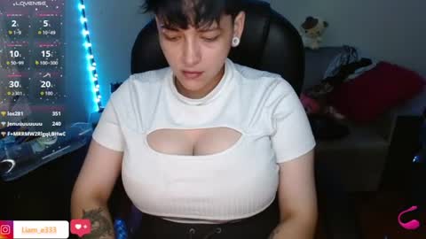 Snapshot of maylyy_kan chatting on 25, 7, 2026 Mayle kan online show from 25, 7, 2026