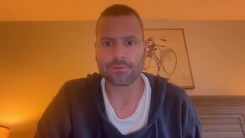 Snapshot of mbnc chatting on 21, 11, 2025 lol online show from 21, 11, 2025