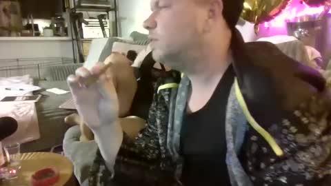 Snapshot of me2283 chatting on 8, 2, 2025 me2283 online show from 8, 2, 2025