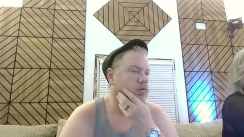 Snapshot of me2283 chatting on 4, 5, 2026 me2283 online show from 4, 5, 2026