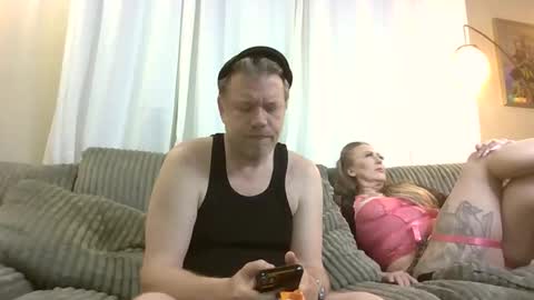 Snapshot of me2283 chatting on 27, 5, 2026 me2283 online show from 27, 5, 2026