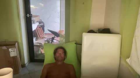 Snapshot of medeinoe chatting on 6, 10, 2025 medeinoe online show from 6, 10, 2025