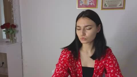 Snapshot of medina_andress chatting on 2, 3, 2025 Dina online show from 2, 3, 2025