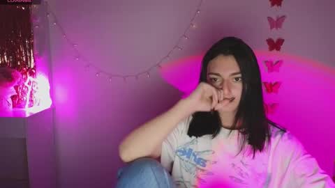 Snapshot of medina_andress chatting on 7, 3, 2025 Dina online show from 7, 3, 2025