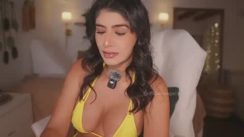 Andrea  online show from 5, 7, 2026