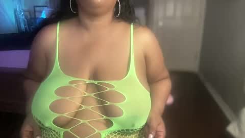 Snapshot of meetsouthernpeach chatting on 23, 2, 2025 Southern Peach online show from 23, 2, 2025