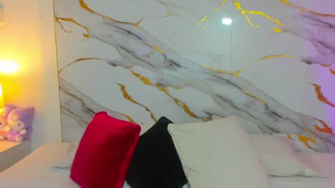 Snapshot of megan__monroe chatting on 27, 10, 2025 megan__monroe online show from 27, 10, 2025