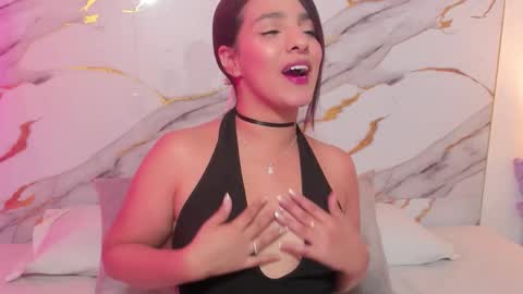 Snapshot of megan__monroe chatting on 11, 11, 2025 megan__monroe online show from 11, 11, 2025