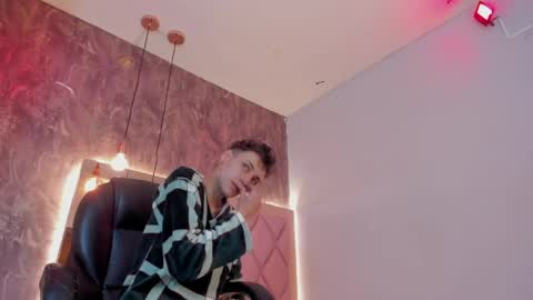 Snapshot of megan_and_clohe chatting on 7, 6, 2026 M E G A N online show from 7, 6, 2026