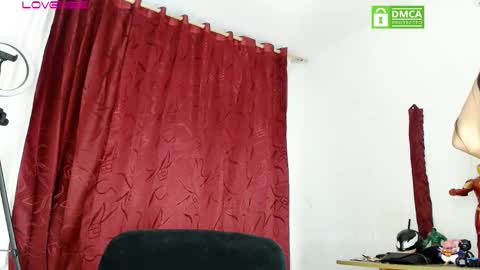 Snapshot of megan_cat chatting on 5, 11, 2025 megan_cat online show from 5, 11, 2025