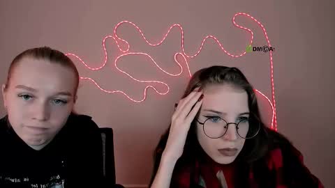 Snapshot of megan_cold chatting on 21, 10, 2025 megan_cold online show from 21, 10, 2025