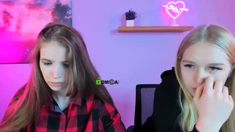 Snapshot of megan_cold chatting on 23, 10, 2025 megan_cold online show from 23, 10, 2025