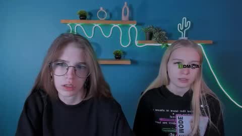 Snapshot of megan_cold chatting on 24, 10, 2025 megan_cold online show from 24, 10, 2025