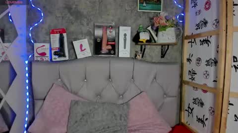 Snapshot of megan_xoxo1 chatting on 12, 9, 2025 Megan online show from 12, 9, 2025